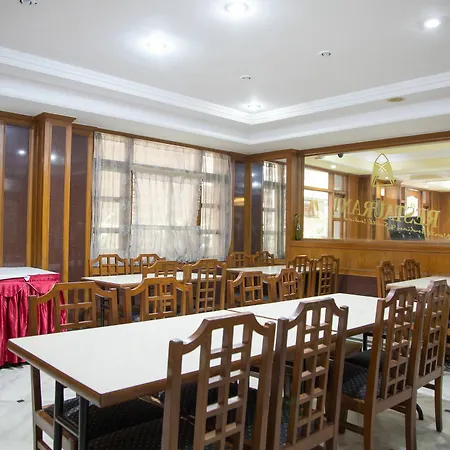 Oyo Rooms Majestic 2
